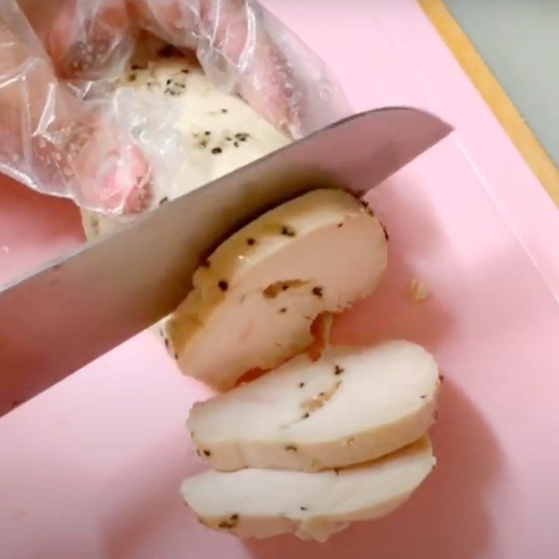 Step 2 Roll and steam chicken breast Steamed chicken breast with ginger and garlic