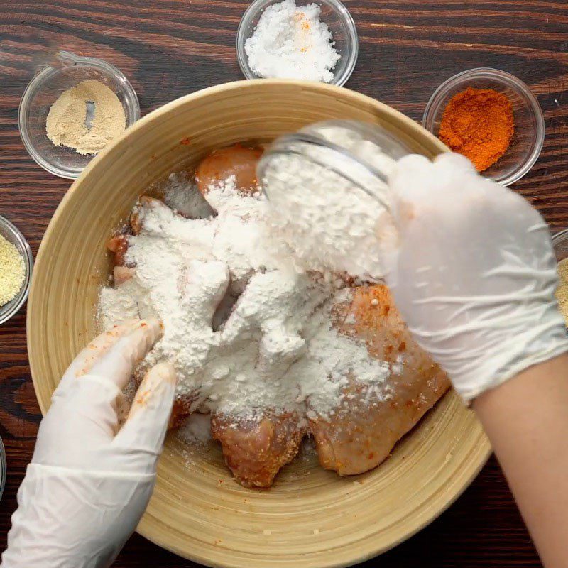 Step 3 Coat the chicken with flour Fried chicken