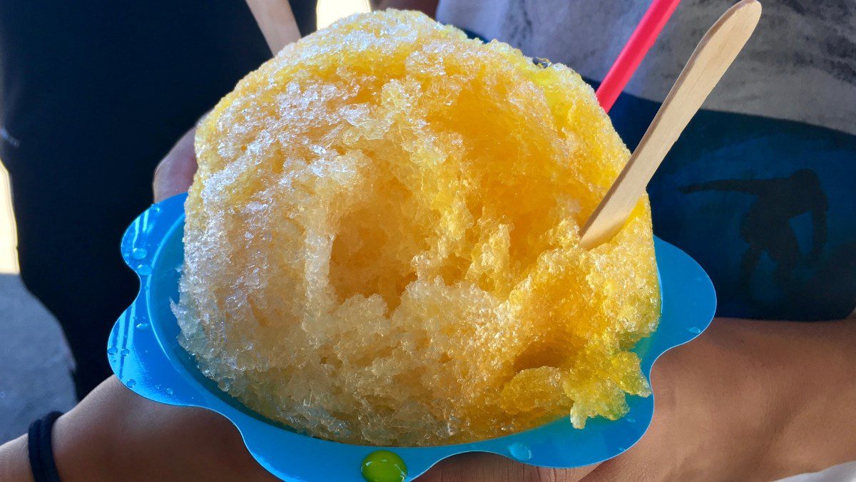 Shaved ice with honey orange jam using Panasonic multi-function blender