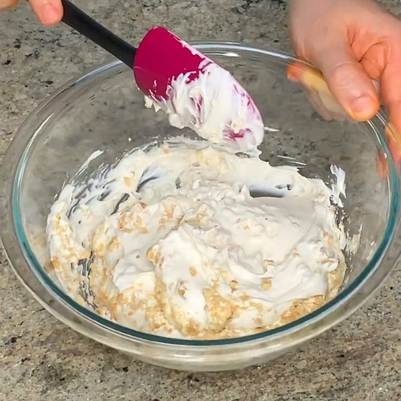 Step 3 Whip the cream mixture and mix in the peanuts Thai milk tea cream peanut