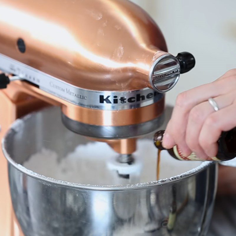 Step 5 Whipping buttercream for Santa Claus cupcake