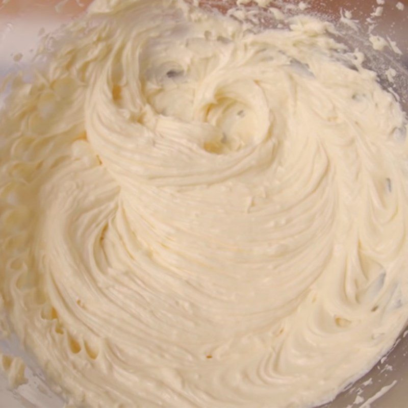 Step 5 Whip the cream cheese mini cheesecake