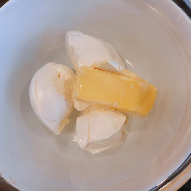 Step 1 Beat the egg yolk mixture for Japanese Cheesecake