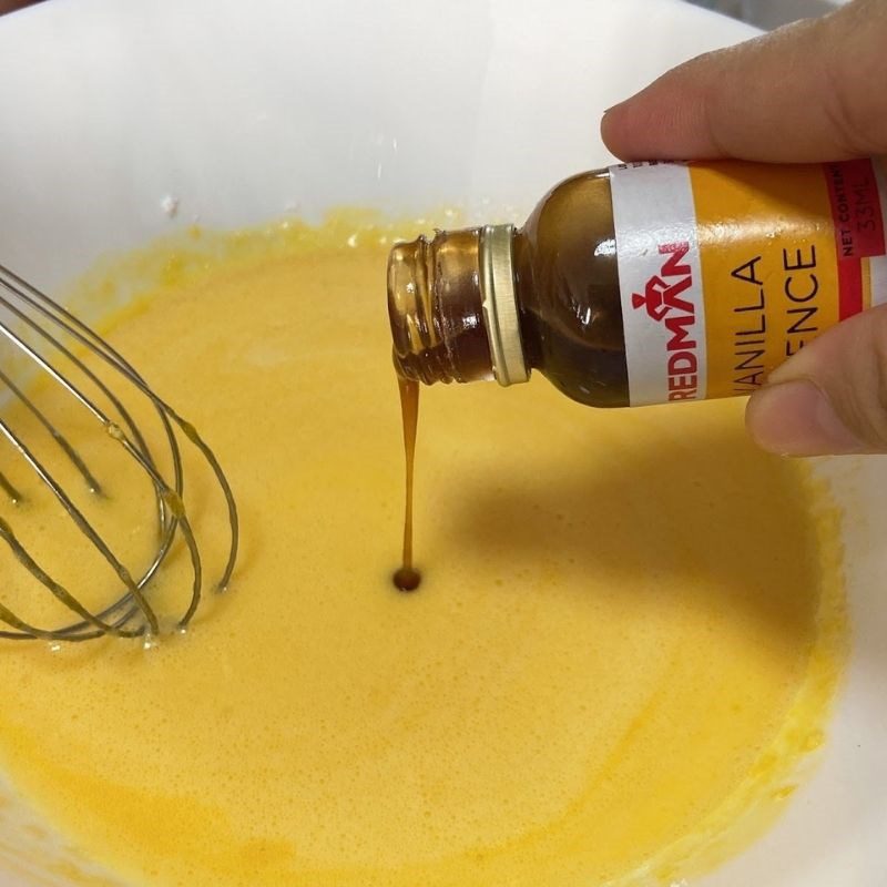 Step 1 Beat the egg yolk mixture for Cupcake