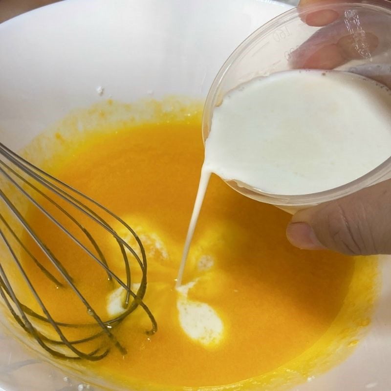 Step 1 Beat the egg yolk mixture for Cupcake