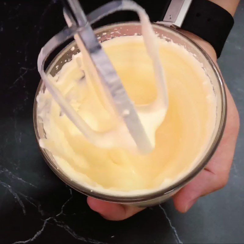 Step 1 Whipping the Egg Cream for Fresh Milk Egg Cream with Brown Sugar Boba