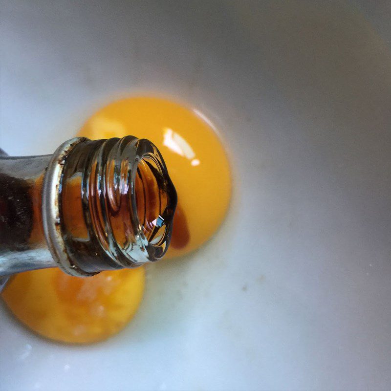 Step 1 Whisking egg yolks for sponge cake with pork floss using an air fryer