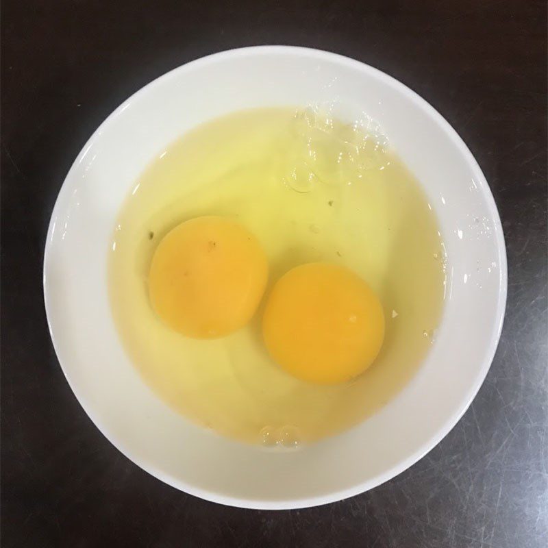 Step 2 Beat the eggs for Cabbage Stir-fried with Eggs