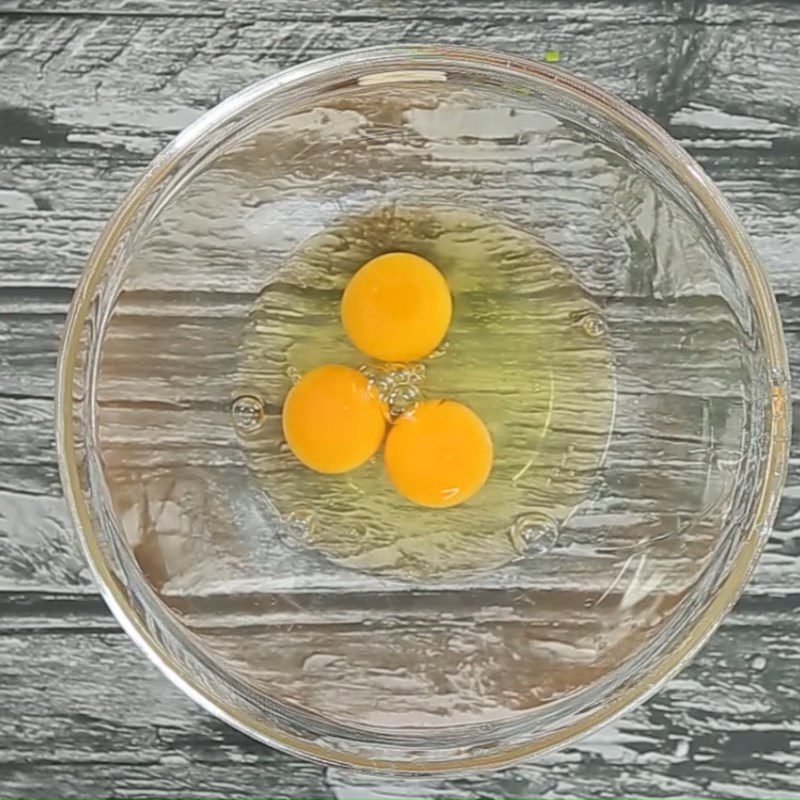 Step 2 Beat the eggs Steamed Eggs with Mugwort