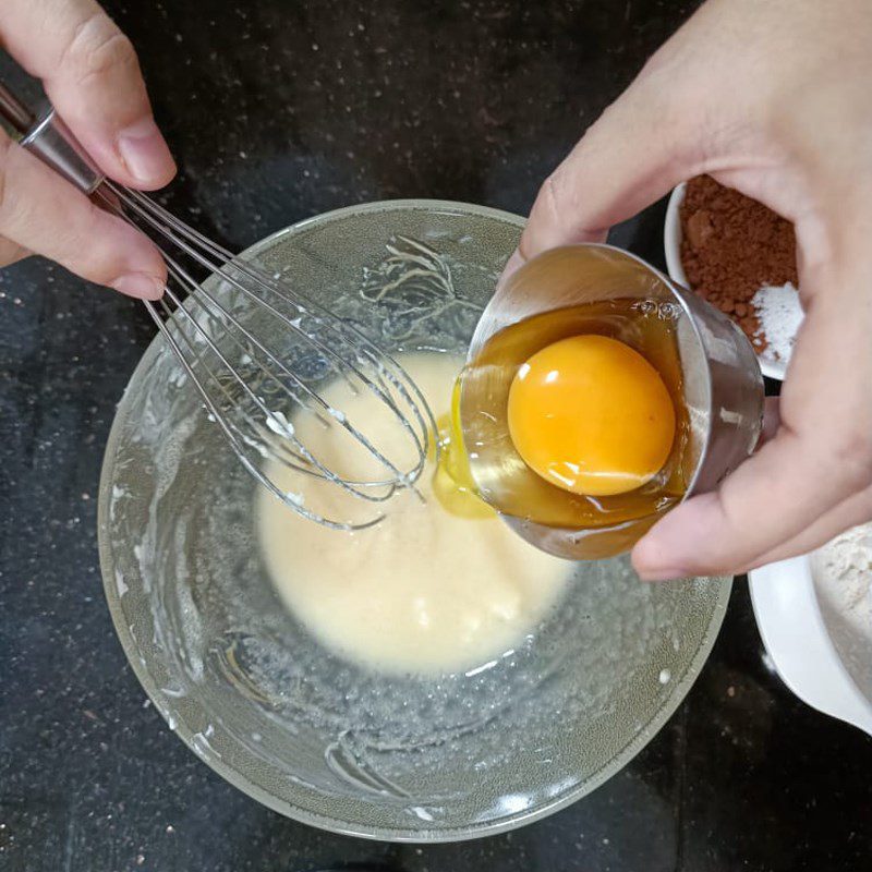 Step 1 Whip eggs and butter Brownie Cake using an air fryer