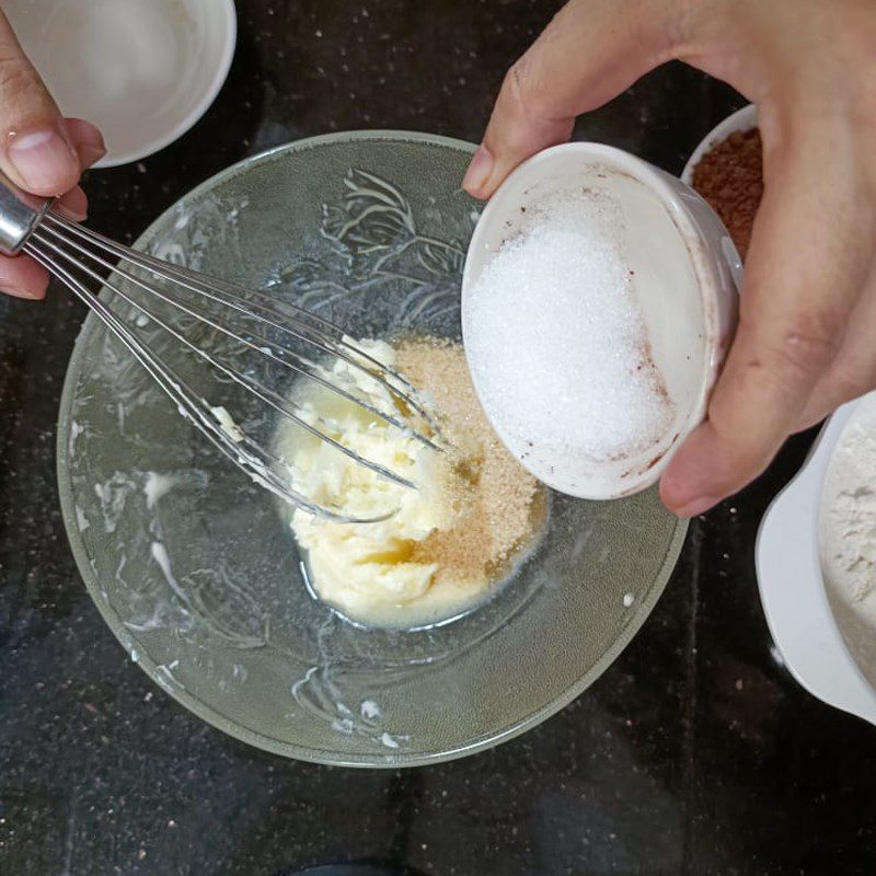 Step 1 Whip eggs and butter Brownie Cake using an air fryer