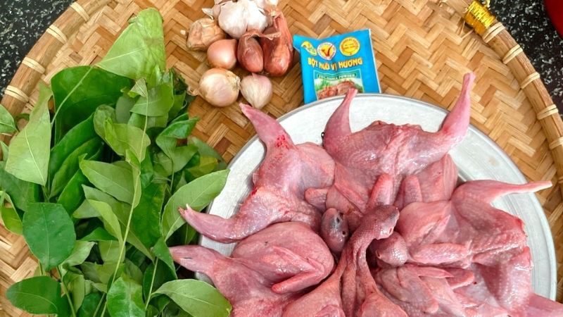 Ingredients for roasted quail with honey leaves