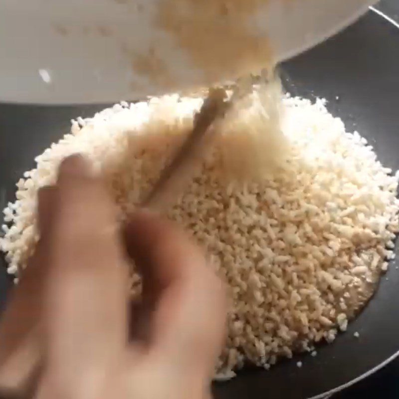 Step 2 Stir melted sugar with dry rice Dry rice caramelized with palm sugar