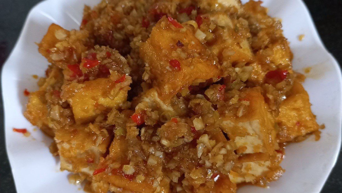 Braised Tofu with Lemongrass and Chili