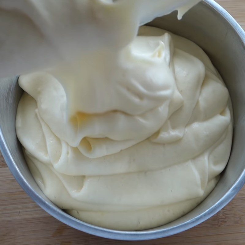 Step 4 Pour into the mold Steamed milk sponge cake