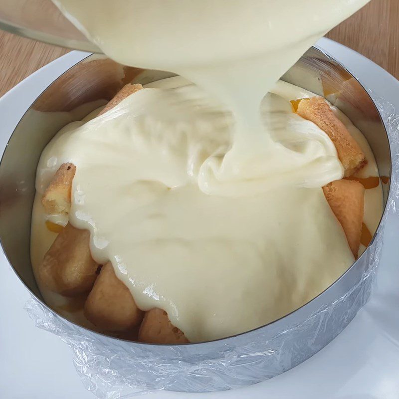 Step 5 Pouring the mold for mango tiramisu cake