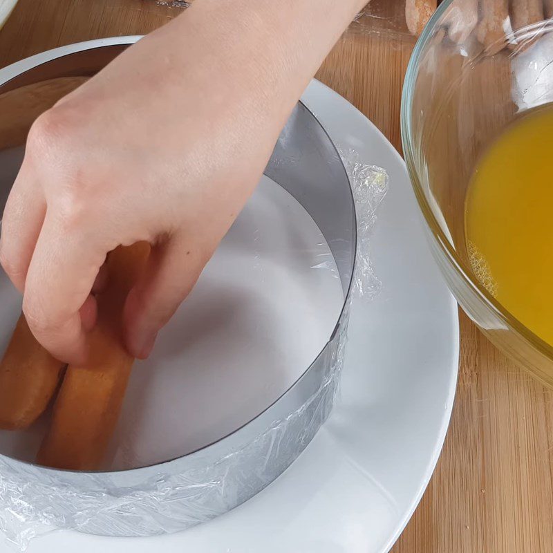 Step 5 Pouring the mold for mango tiramisu cake