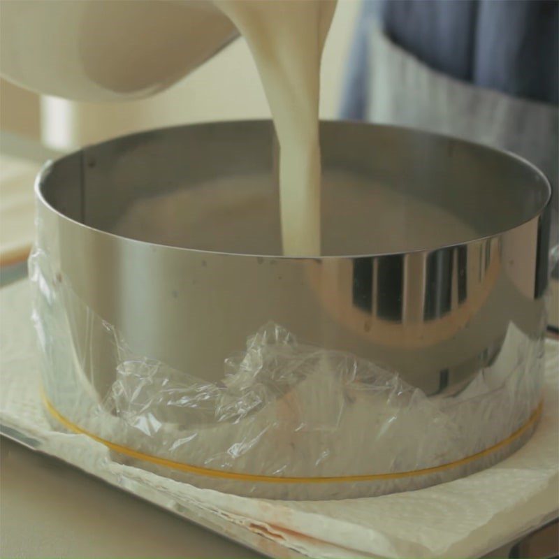 Step 3 Pour into the mold for Panna cotta and peach soda jelly