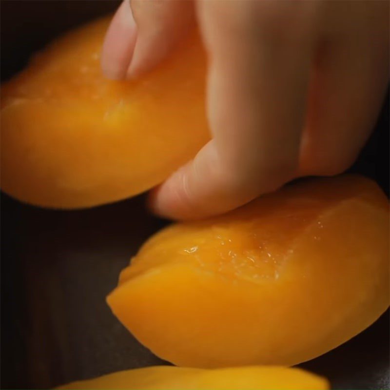 Step 3 Pour the Panna cotta mold with peach tea jelly