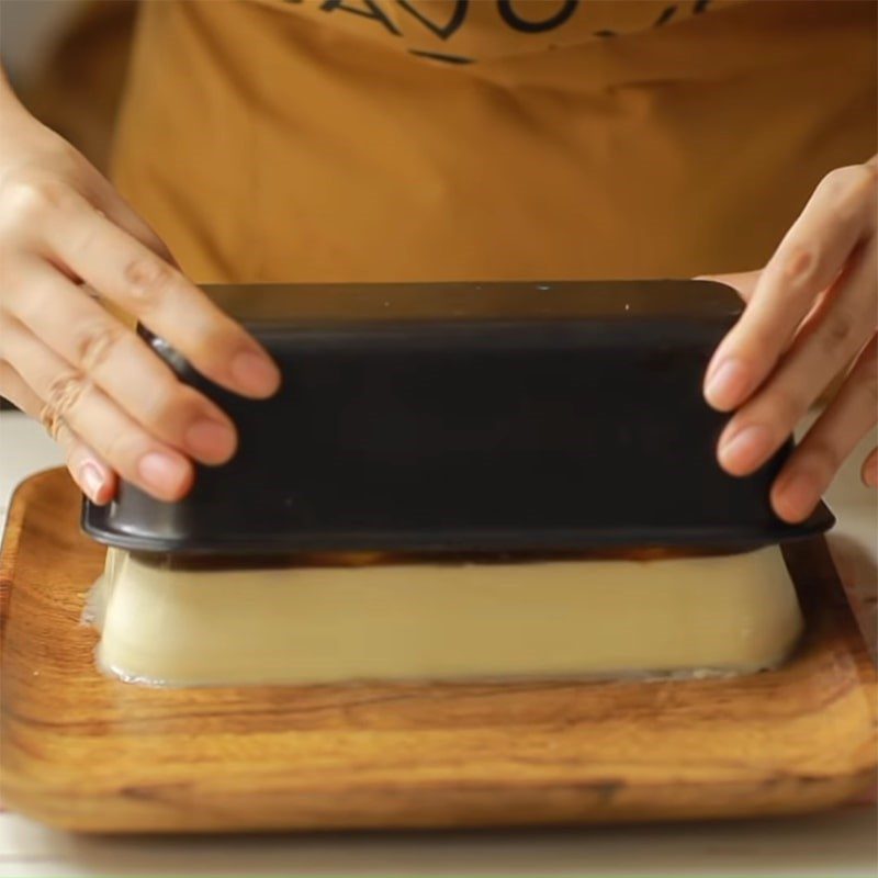 Step 5 Shaping Panna cotta peach tea jelly