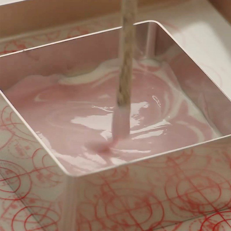 Step 5 Pour into the mold Red raspberry rose cheesecake