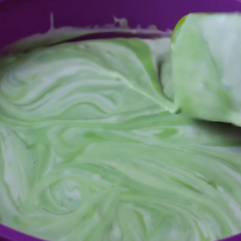 Step 4 Pouring the mold and steaming the cake Pandan leaf cake - sweet cake