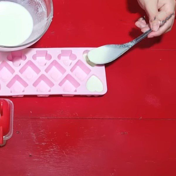 Step 2 Pour into molds and freeze Japanese ice cream