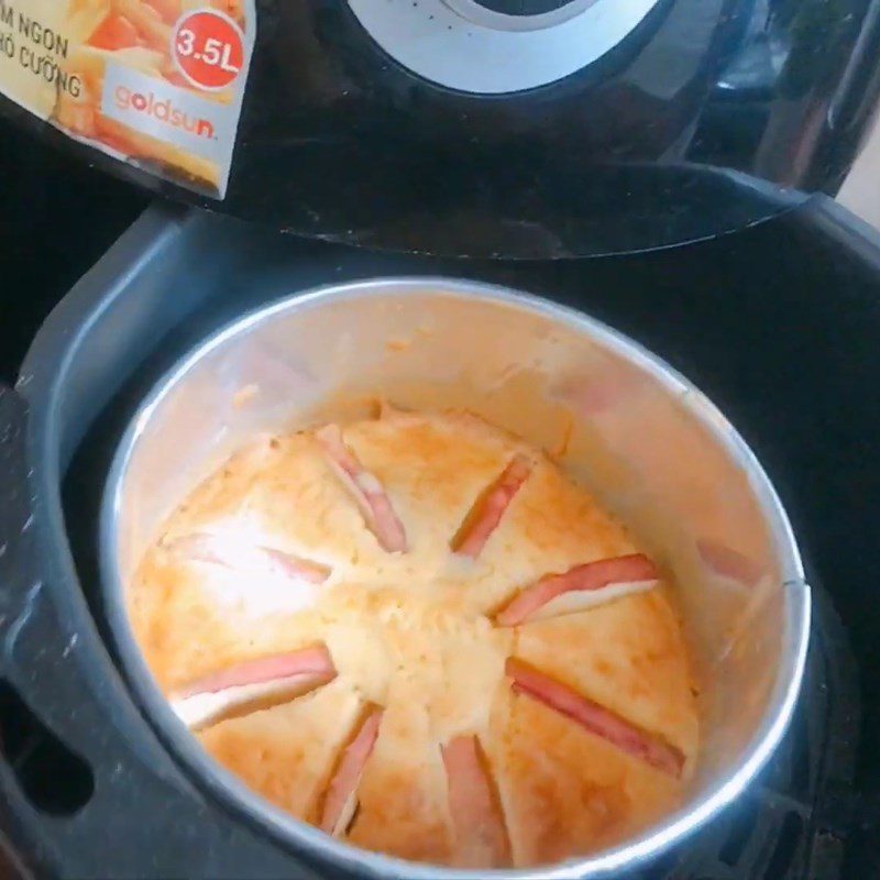 Step 4 Pouring the batter and baking the cake Yogurt apple sponge cake using an air fryer