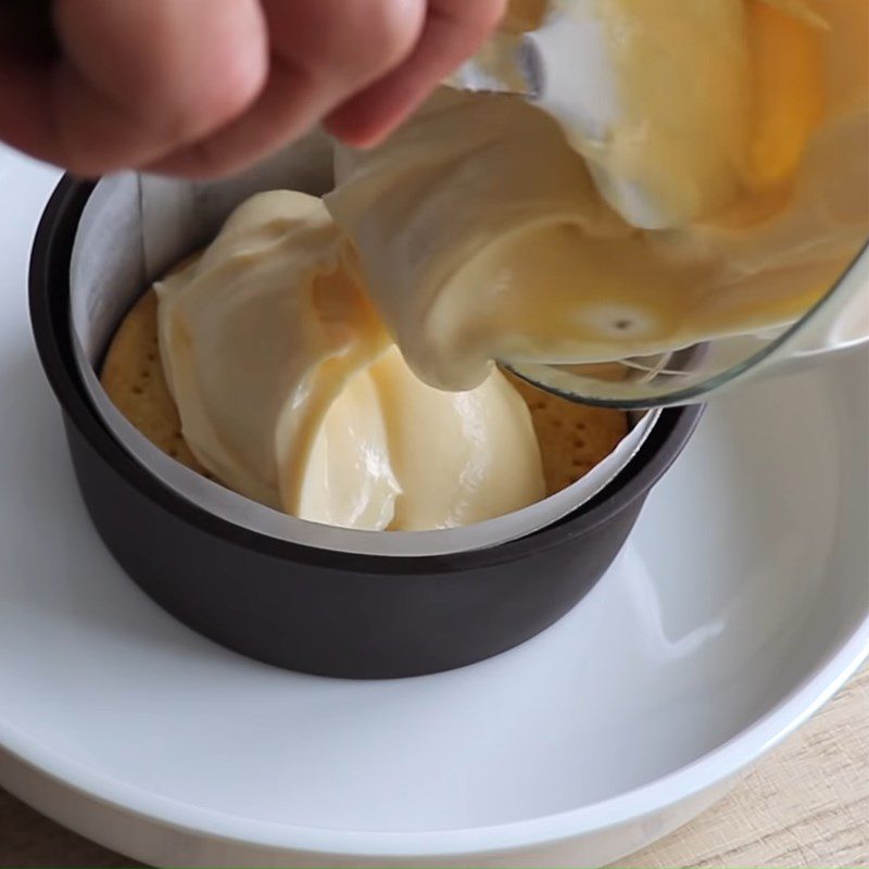 Step 4 Pouring into the mold and baking Orange cheesecake with flour