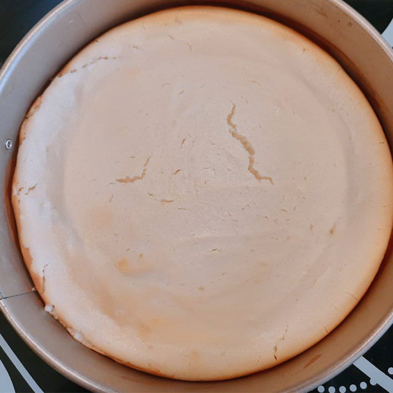 Step 3 Pour into mold and bake the cake Strawberry cheesecake