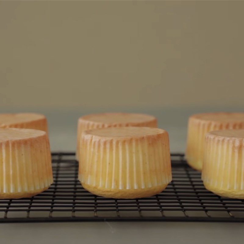 Step 6 Pour into molds and bake the cake Taiwanese Custard Cupcake