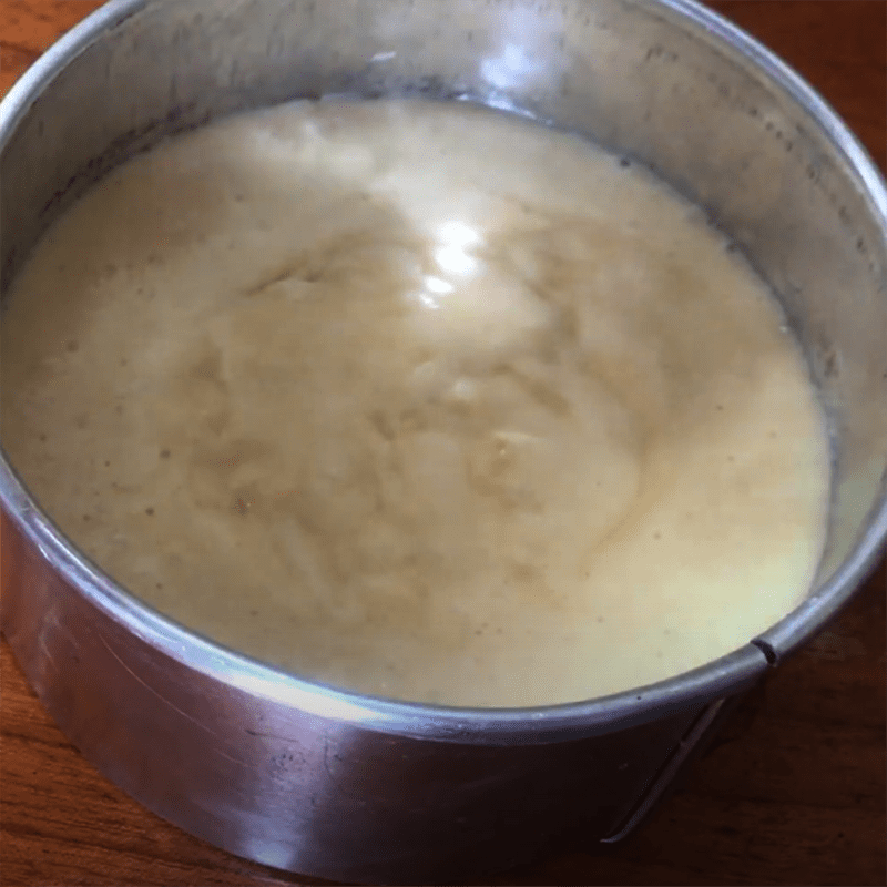 Step 6 Pour into the mold and bake the cake Pineapple sponge cake