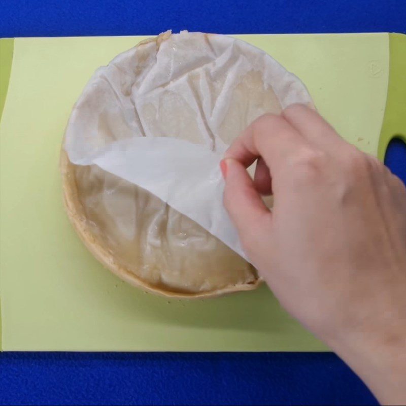 Step 4 Pour into the mold and bake the cake Baked taro cake