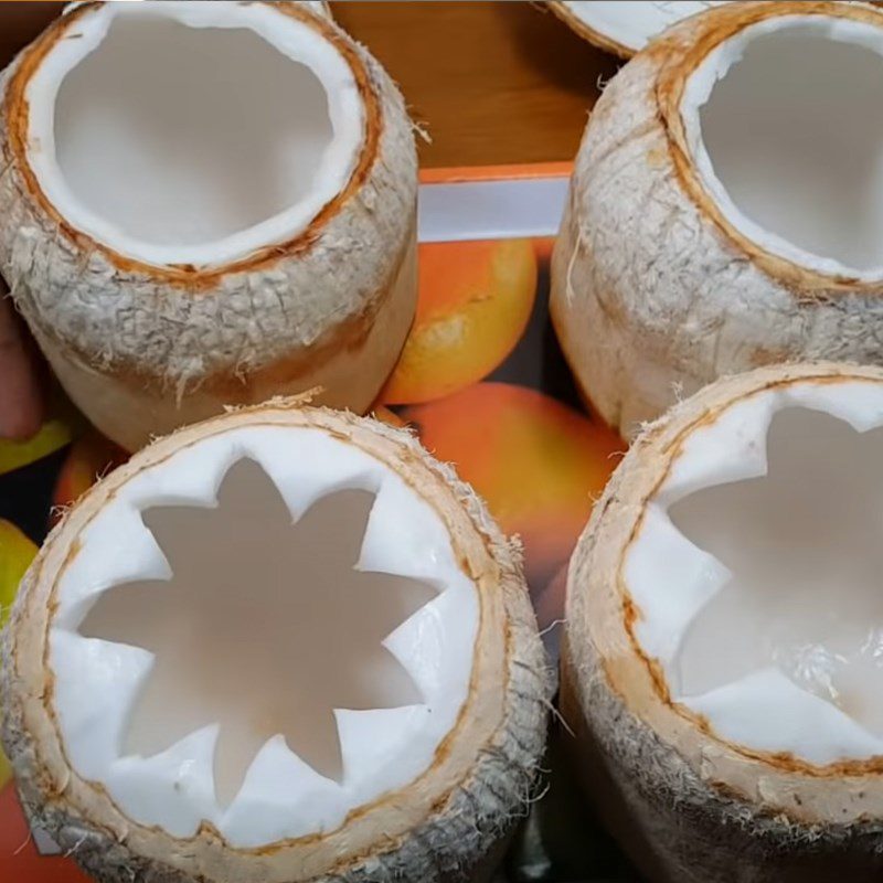 Step 5 Pouring jelly into the coconut