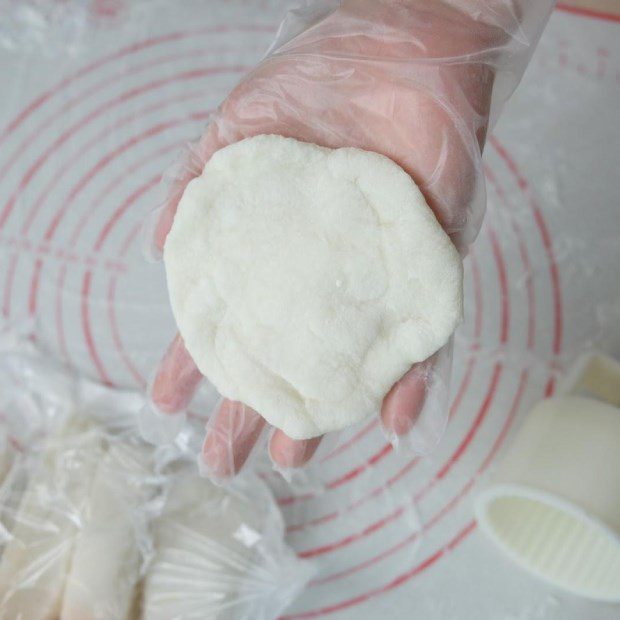 Step 6 Closing the Red Bean Sticky Cake