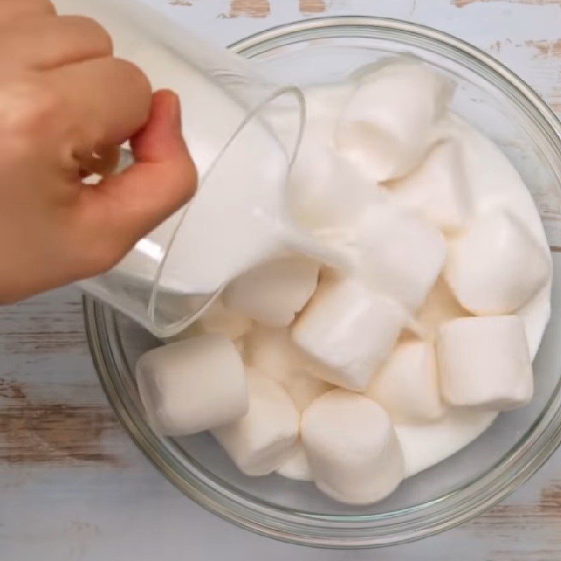 Step 1 Melt the marshmallow Chocolate chips marshmallow flavor ice cream