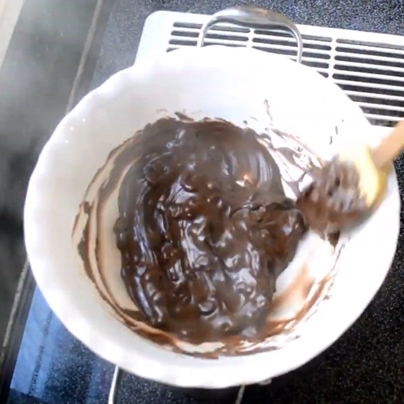 Step 1 Melting dark chocolate Chocolate-dipped Marshmallow Candy