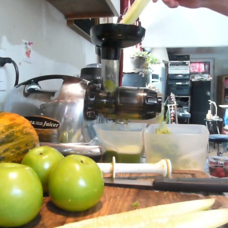 Step 2 Juice the Green Beans, Apple, and Cucumber for Green Bean Apple Cucumber Juice