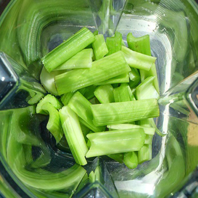 Step 2 Juicing celery Celery juice