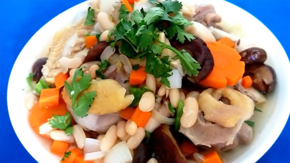 White bean chicken with shiitake mushrooms