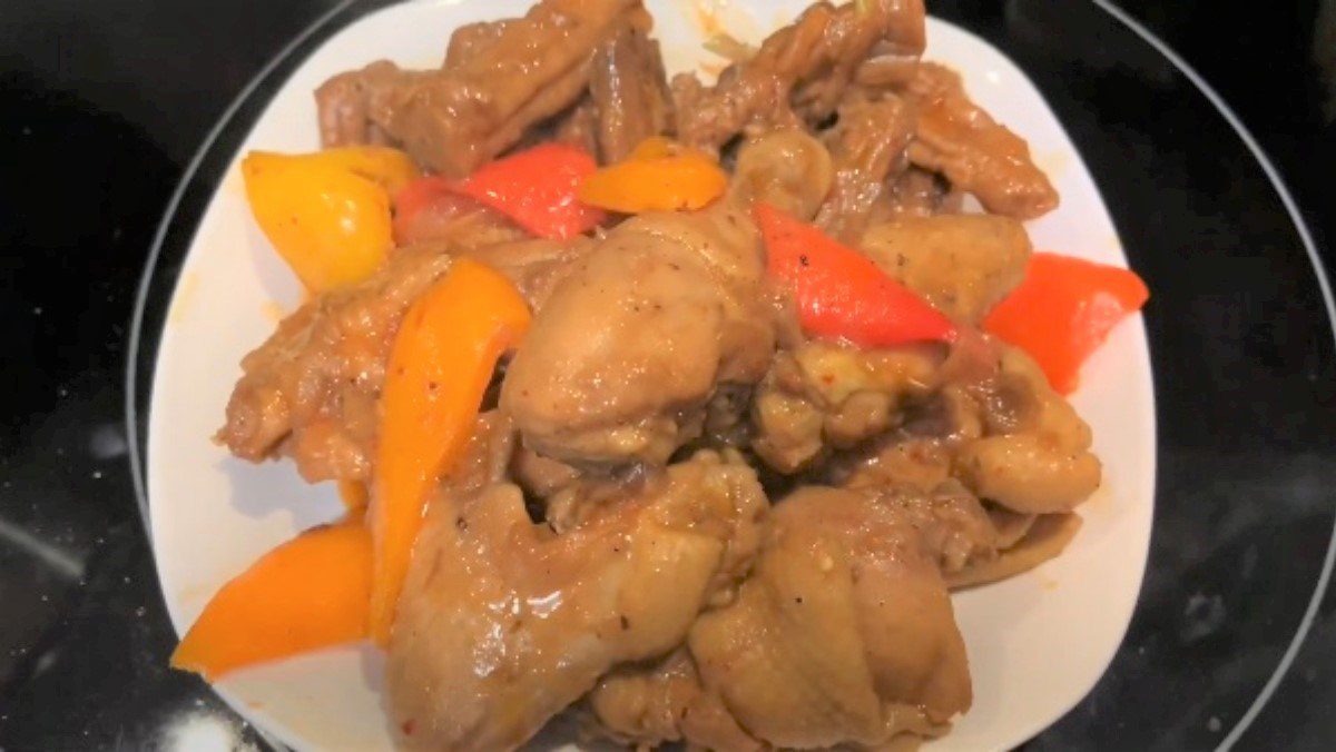 Dried bamboo shoot braised chicken