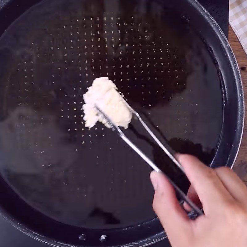 Step 3 Frying the Chicken with Cheese Powder