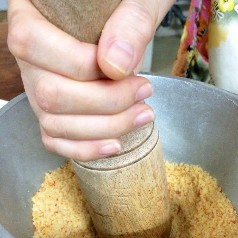Step 4 Grinding salt Chili salt
