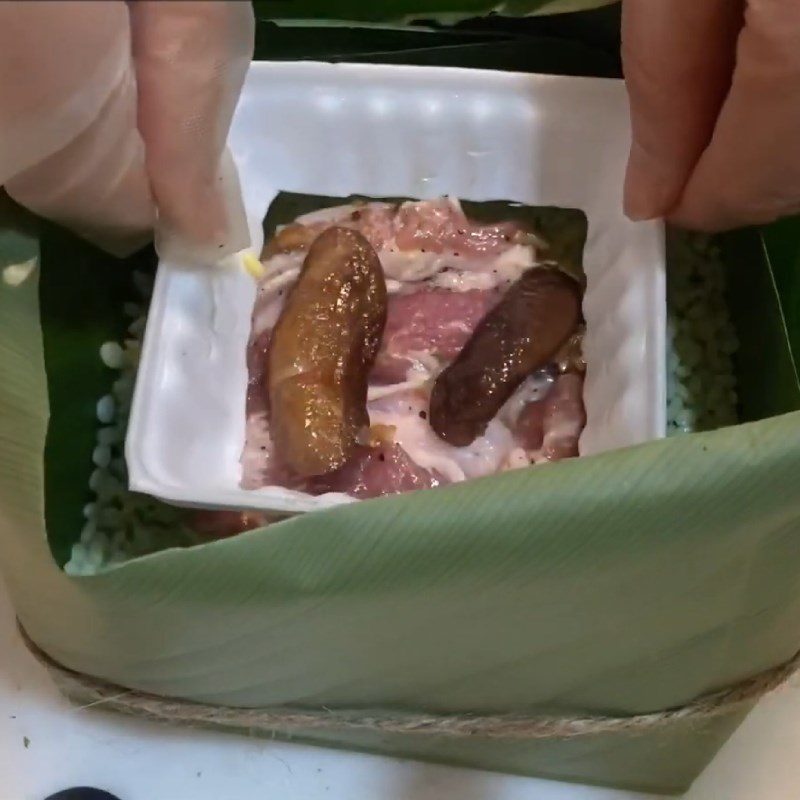 Step 4 Wrapping the cake Cooking sticky rice cake with a rice cooker