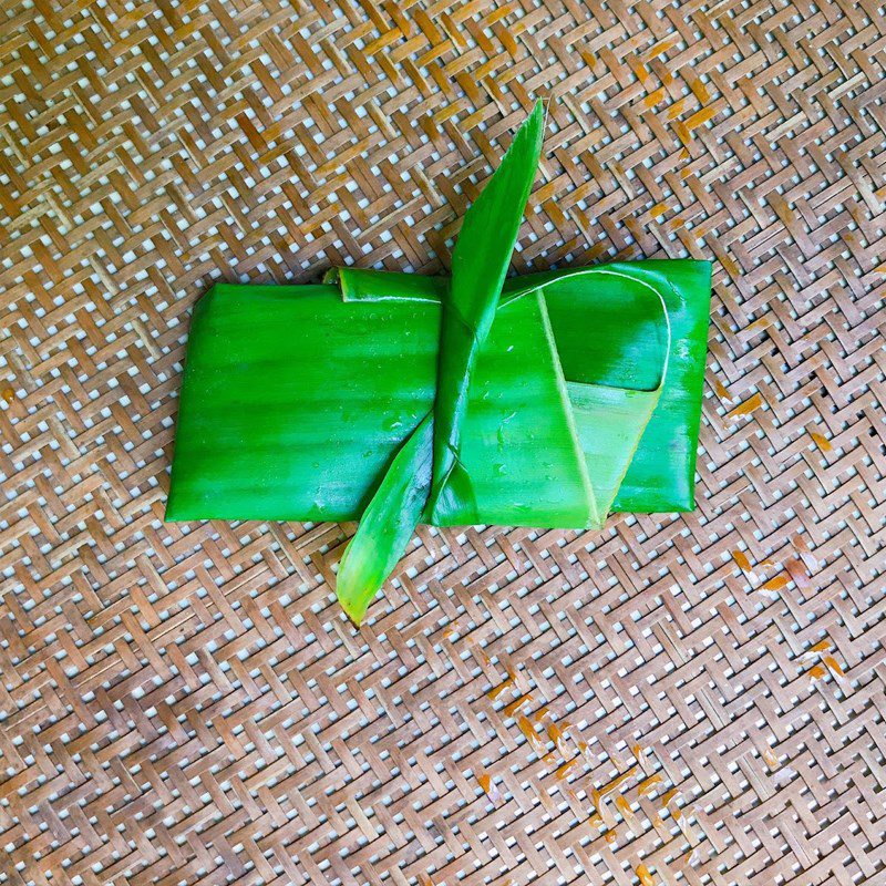 Step 4 Wrapping the cake for Banh Bot Loc with meat filling