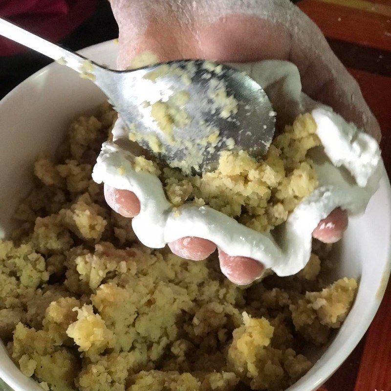 Step 3 Wrapping the cake Sticky rice cake with mung bean filling (Recipe shared by a user)