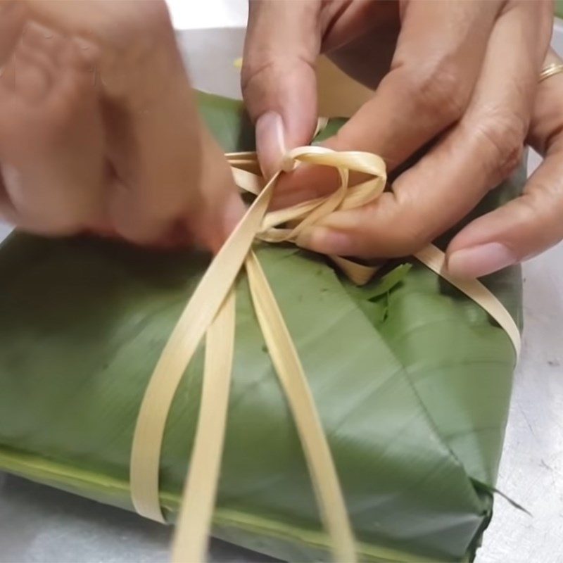 Step 5 Wrapping the Five-Colored Chung Cake