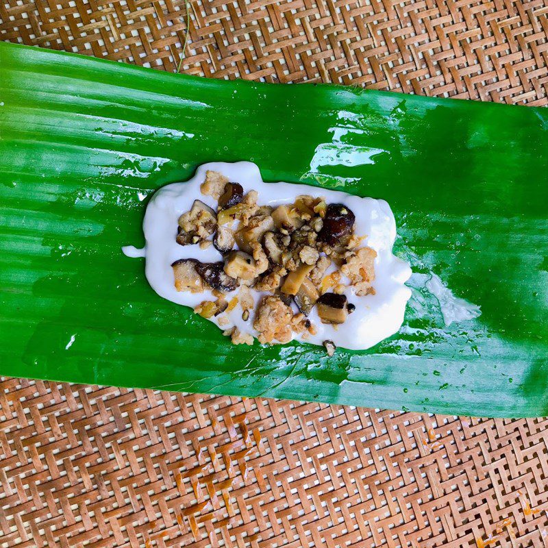 Step 4 Wrapping the cake for Banh Bot Loc with meat filling