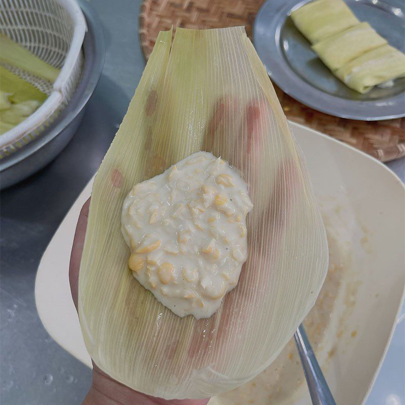 Step 3 Wrapping and steaming the corn cake Steamed corn cake