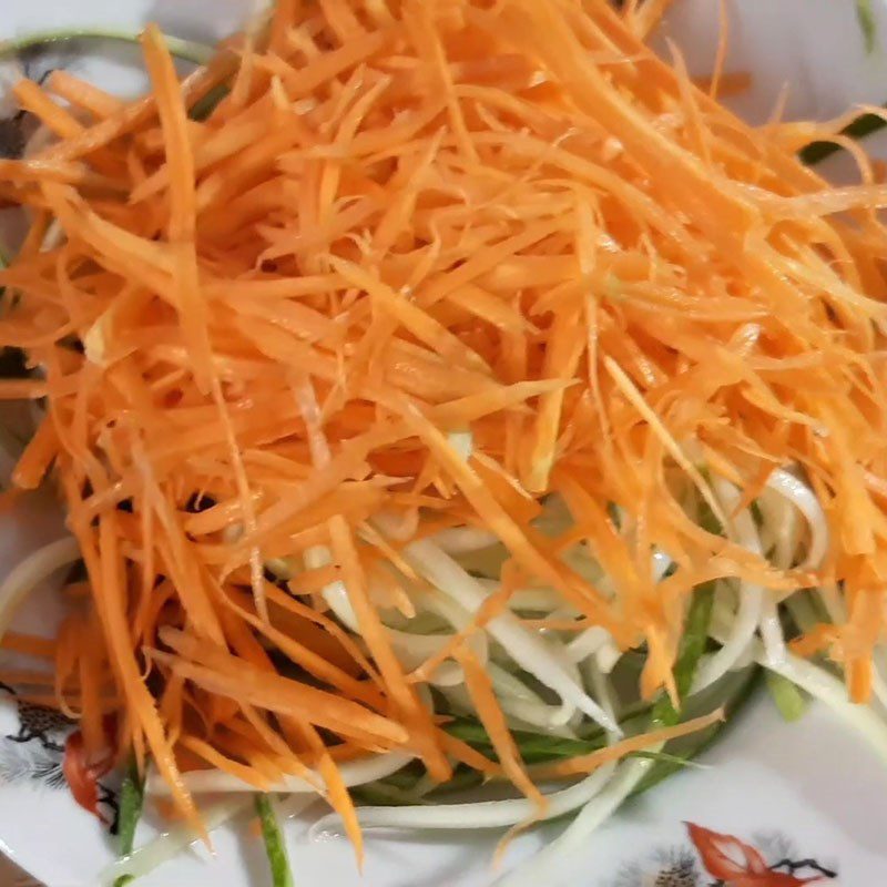 Step 2 Prepare other ingredients for Dried Catfish Pomelo Salad